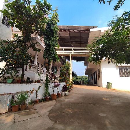 V J Farmstay Garudeshwar المظهر الخارجي الصورة