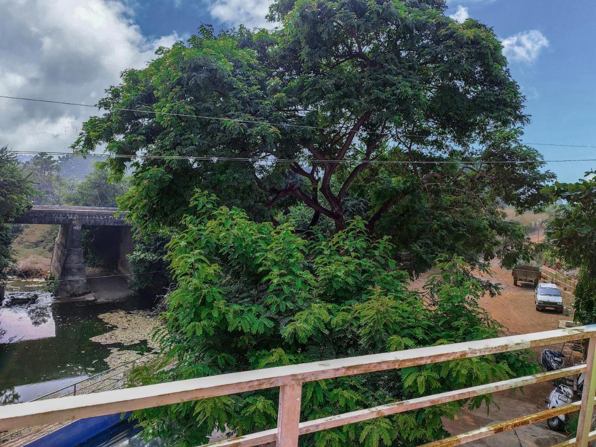 V J Farmstay Garudeshwar المظهر الخارجي الصورة